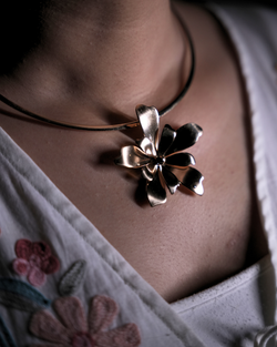 Flower studs + choker set