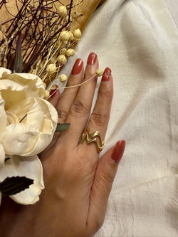 Layered wavy ring