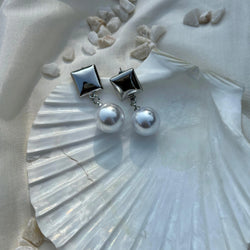 Clara Pearl Drops