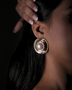 Mira Pearl studs